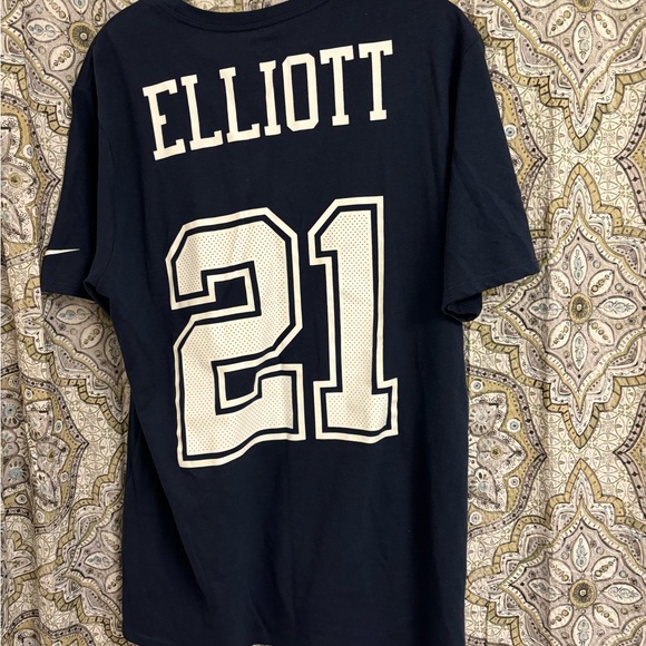 The Nike Tee Cowboys (Elliott) Men’s T-Shirt (L) - Picture 7 of 9